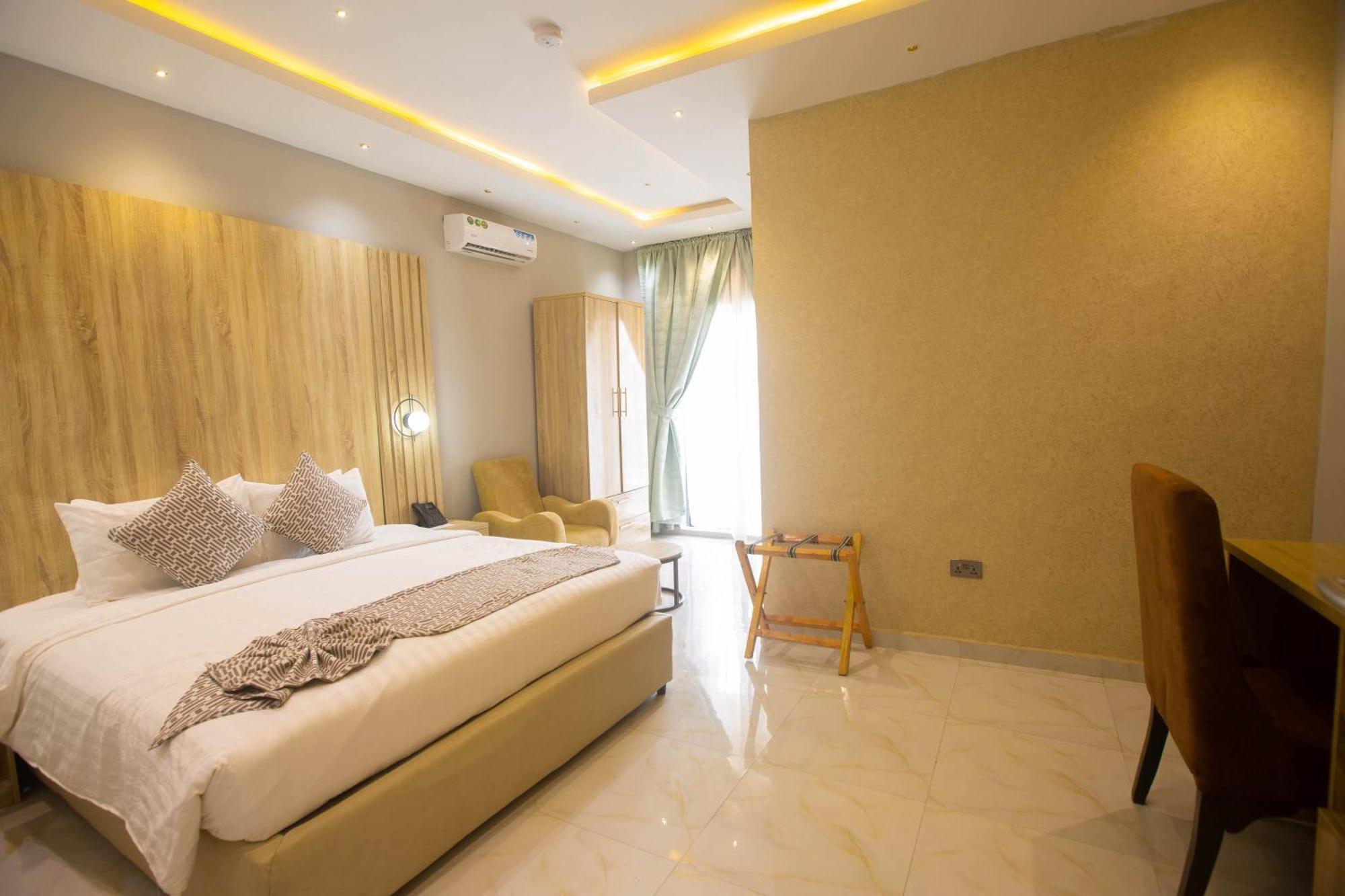 Ojaja Suites By Perennia Akure Zewnętrze zdjęcie