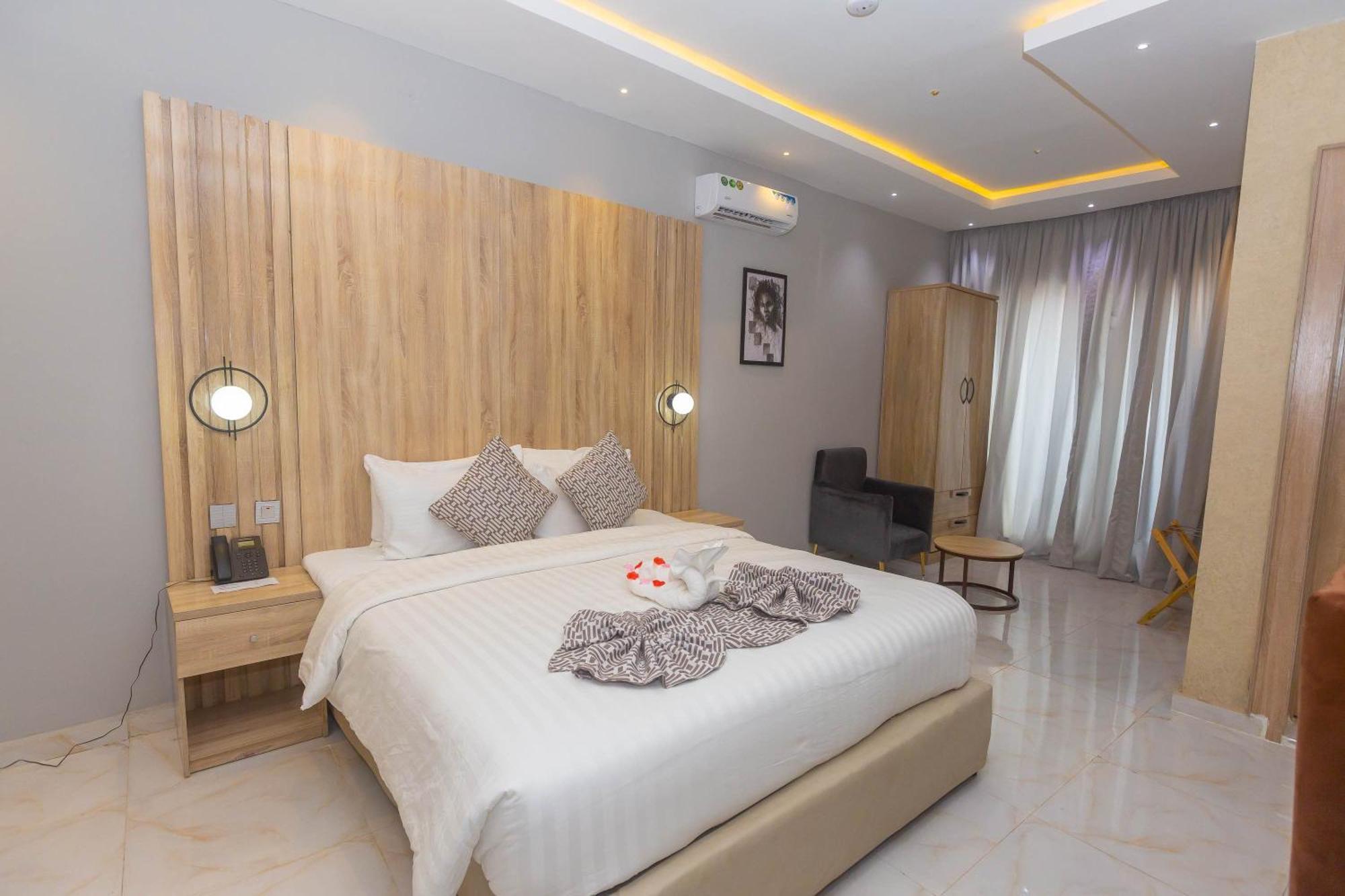 Ojaja Suites By Perennia Akure Zewnętrze zdjęcie