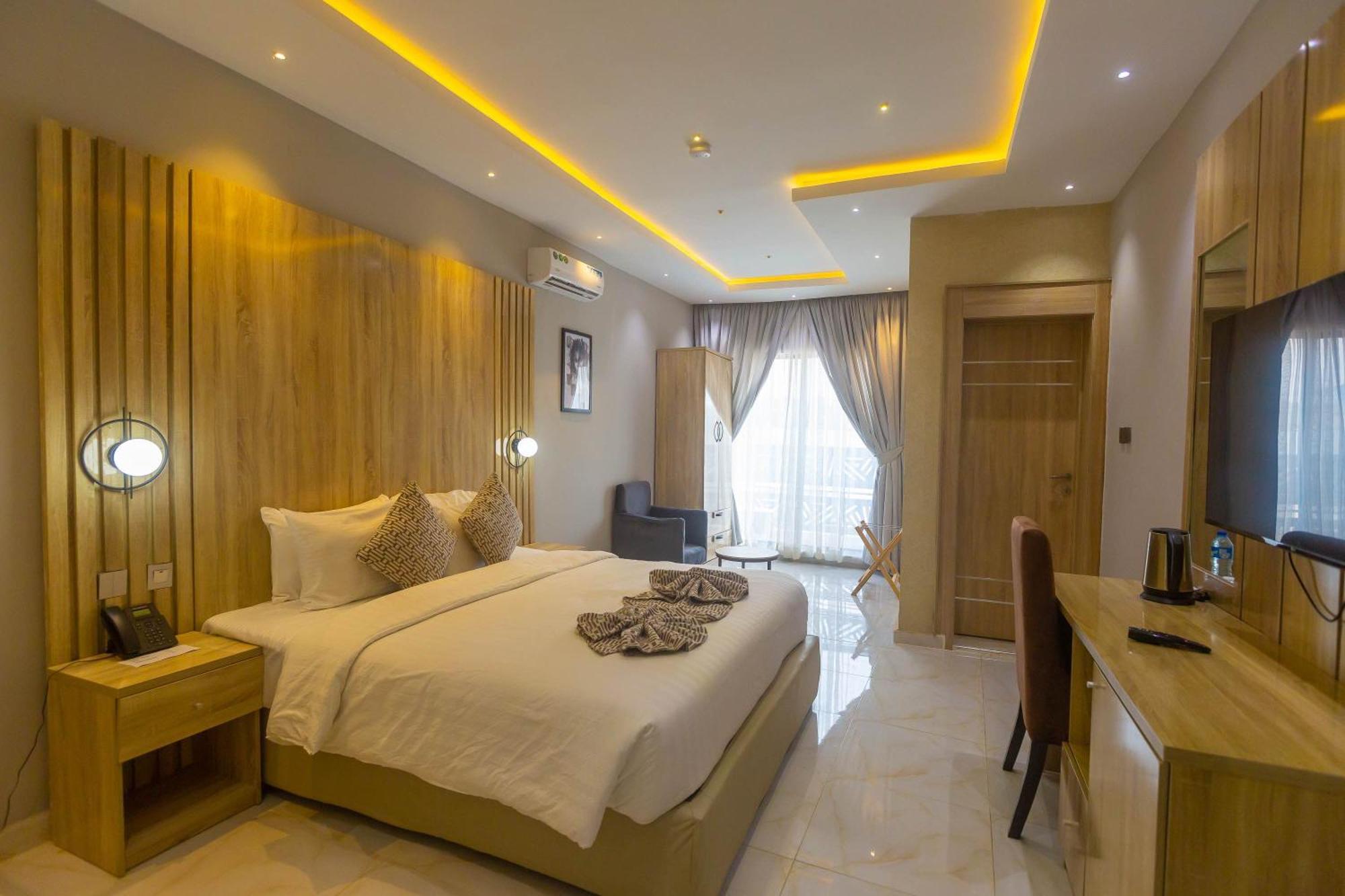 Ojaja Suites By Perennia Akure Zewnętrze zdjęcie