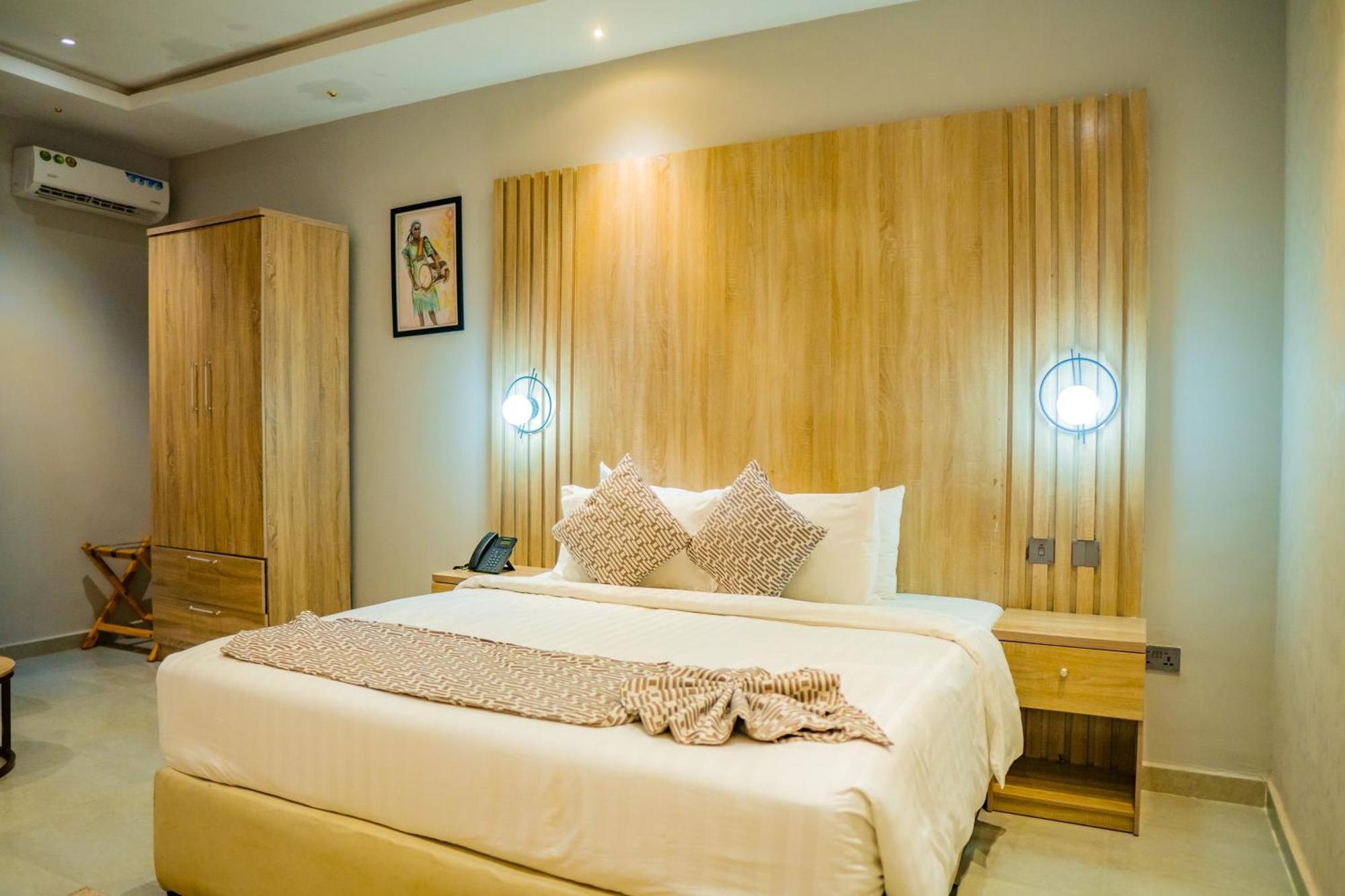 Ojaja Suites By Perennia Akure Zewnętrze zdjęcie