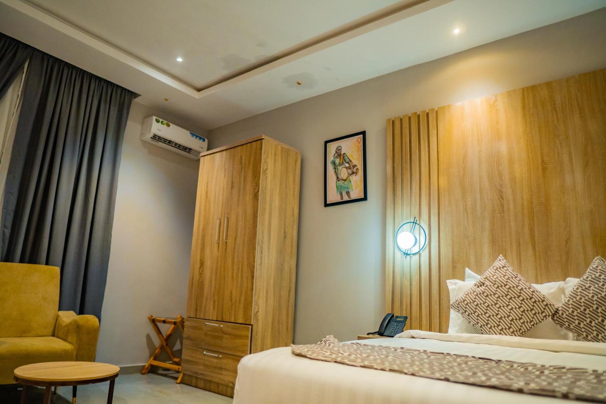 Ojaja Suites By Perennia Akure Zewnętrze zdjęcie