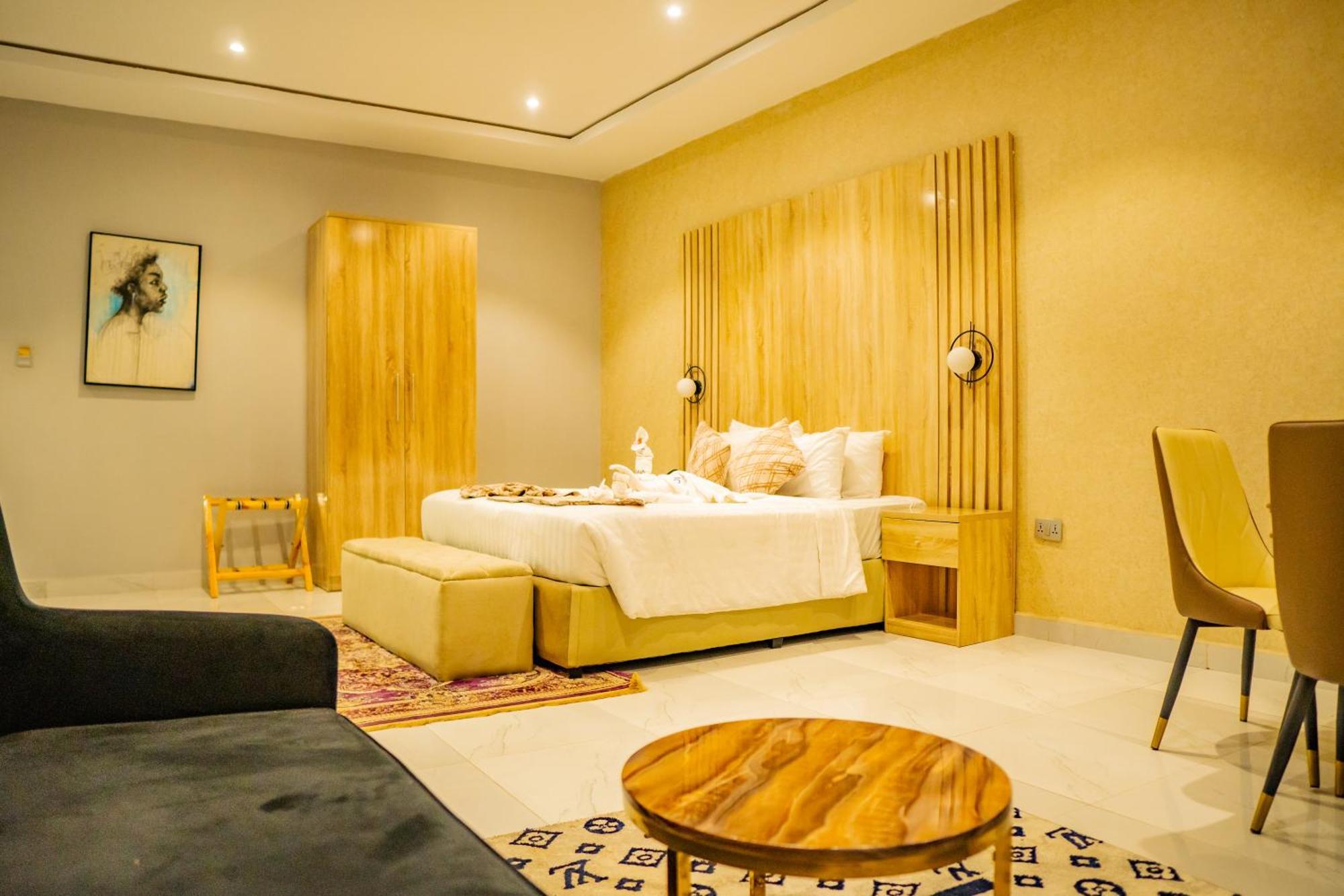Ojaja Suites By Perennia Akure Zewnętrze zdjęcie